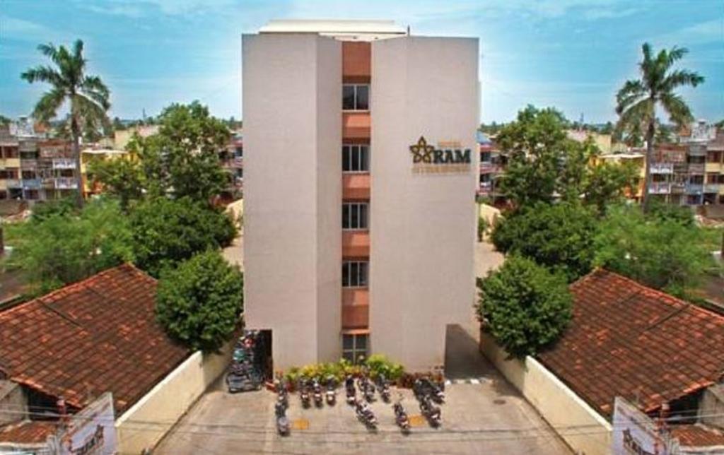Hotel Ram International Puducherry Buitenkant foto